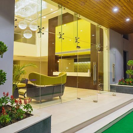 Hotel Atharva Ujjain Exteriör bild