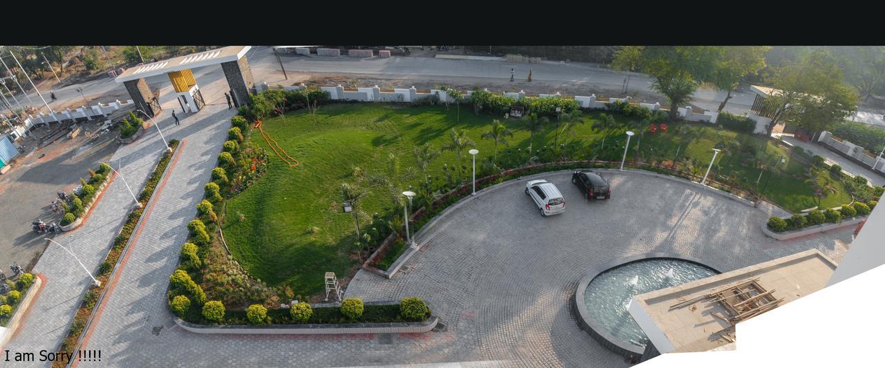 Hotel Atharva Ujjain Exteriör bild