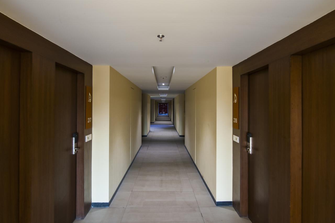 Hotel Atharva Ujjain Exteriör bild